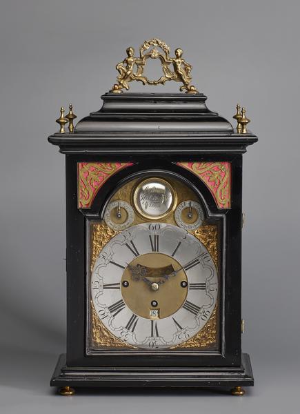 Tischuhr,Stutzuhr,Barock,antik Österreich,Wien,Andreas Hohenadl,ebonisiert,schwarz,geschwärzt,Bibliotheksuhr,Uhr,Tischuhr,Wanduhr,Carteluhr,Pendule,Standuhr,Bodenstanduhr,Präzisionsuhr,Nachtlichtuhr