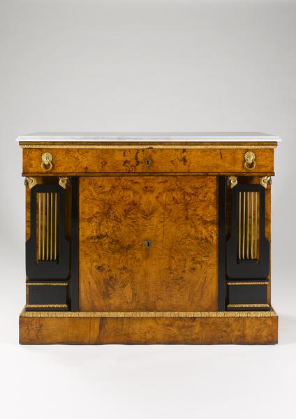 Biedermeier,Wien,Birkenwurzel,Pfeilerschrank,antik,Kommode,Kabinet,Kabinetschrank,Stollenschrank,Truhe,Stollentruhe,Gotisch,Barock,Rokoko,Klassizimus,Empire,Deutschland