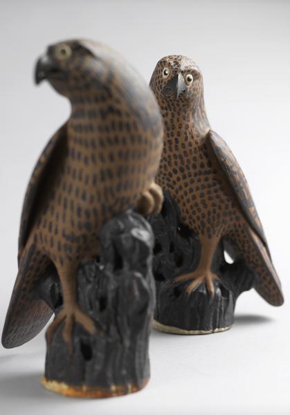 hawks,pair,falcon,stoneware,china,ceramic,pottery,porcelain,faience,Frankenthal,faience table