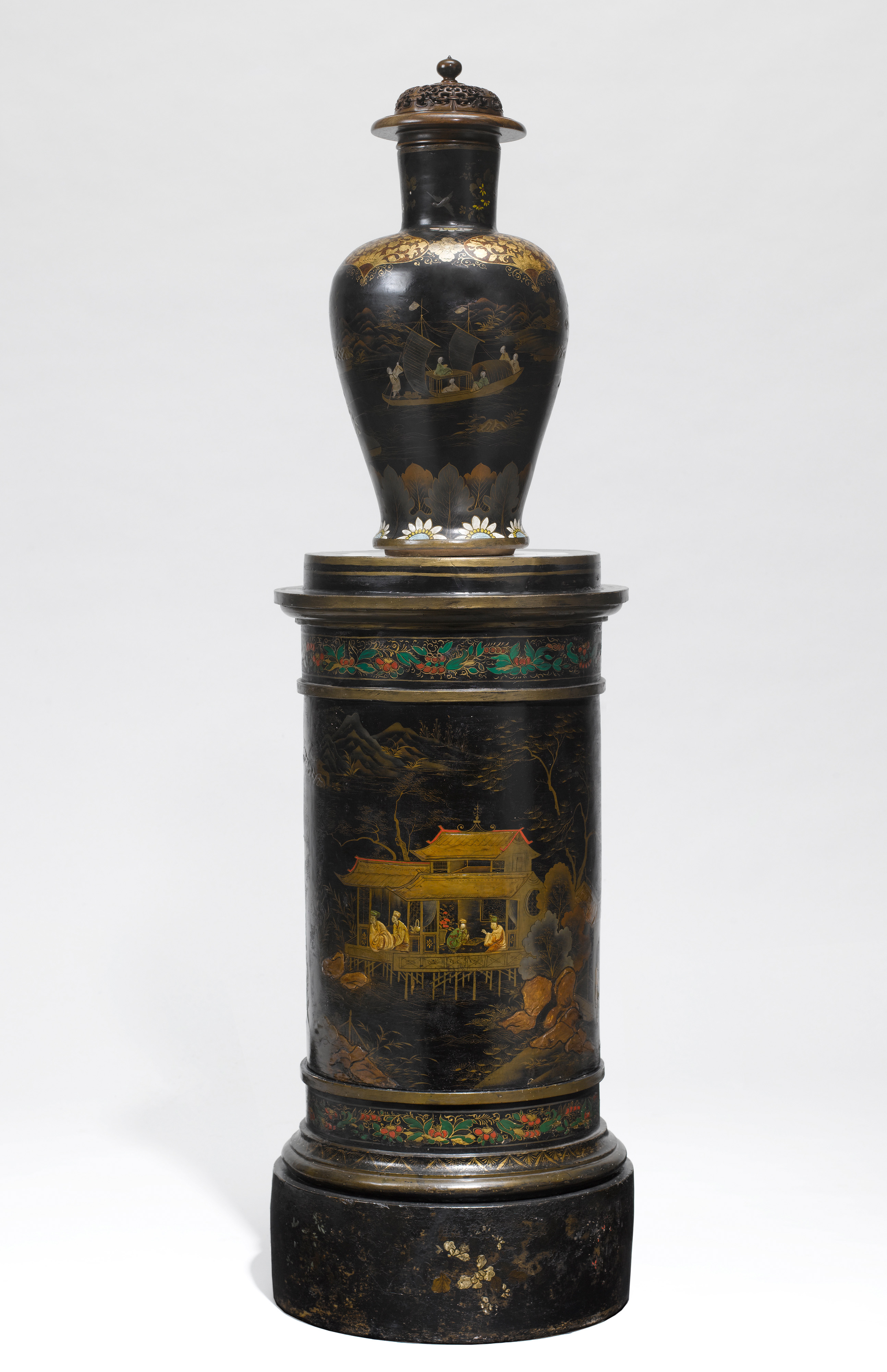 Black Japanned Faience Vase on Pedestal, Ref. 1476