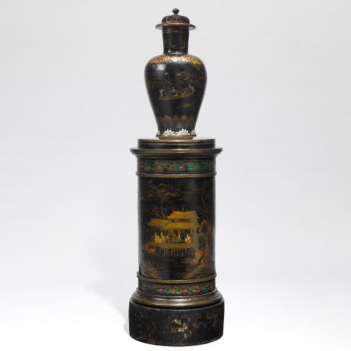 Image: Black Japanned Faience Vase on Pedestal (Ceramics, Ref. 1476)
