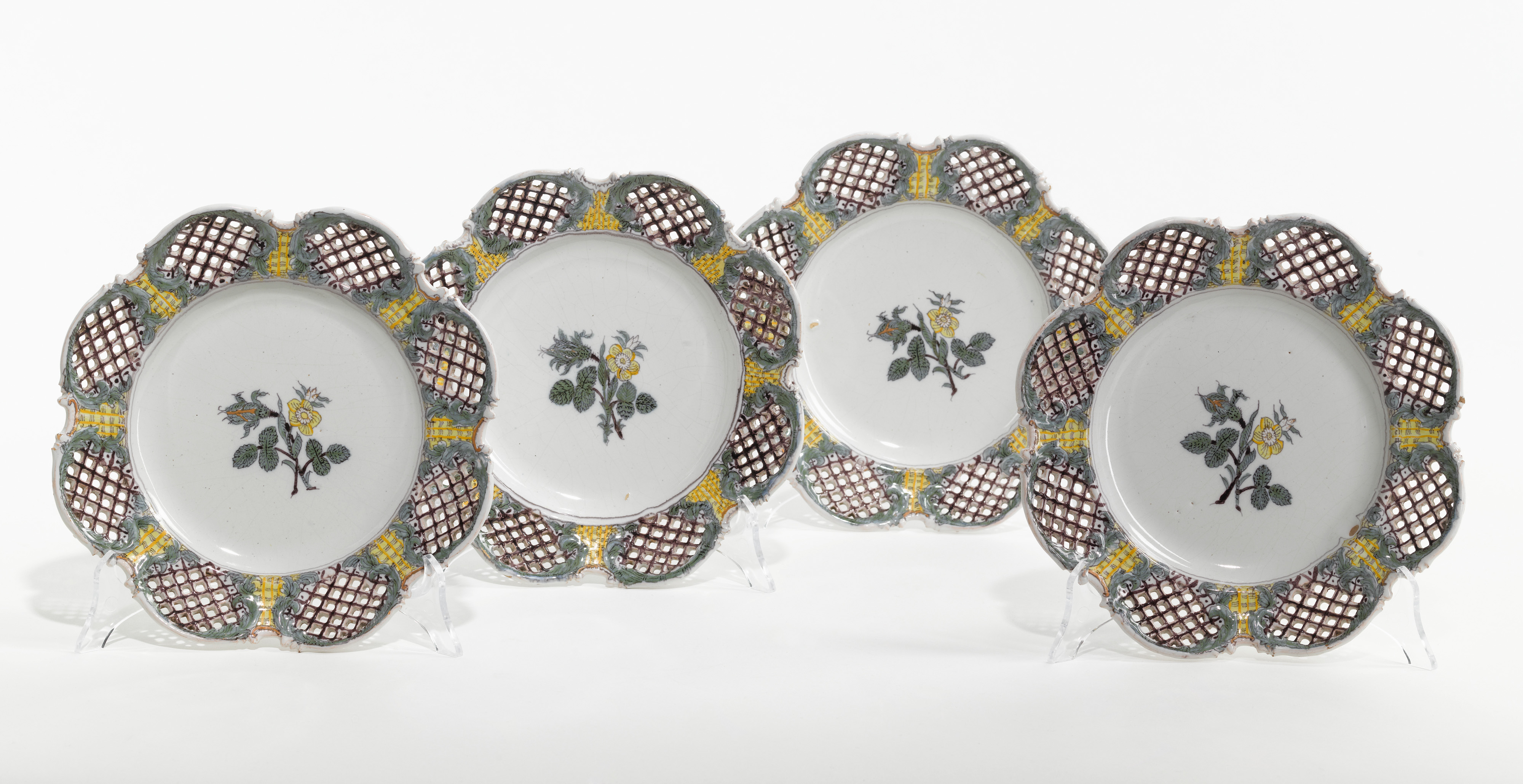 Image: Set of Four Plates, Manufacture Zerbst  (Ceramics, Ref. 1825)