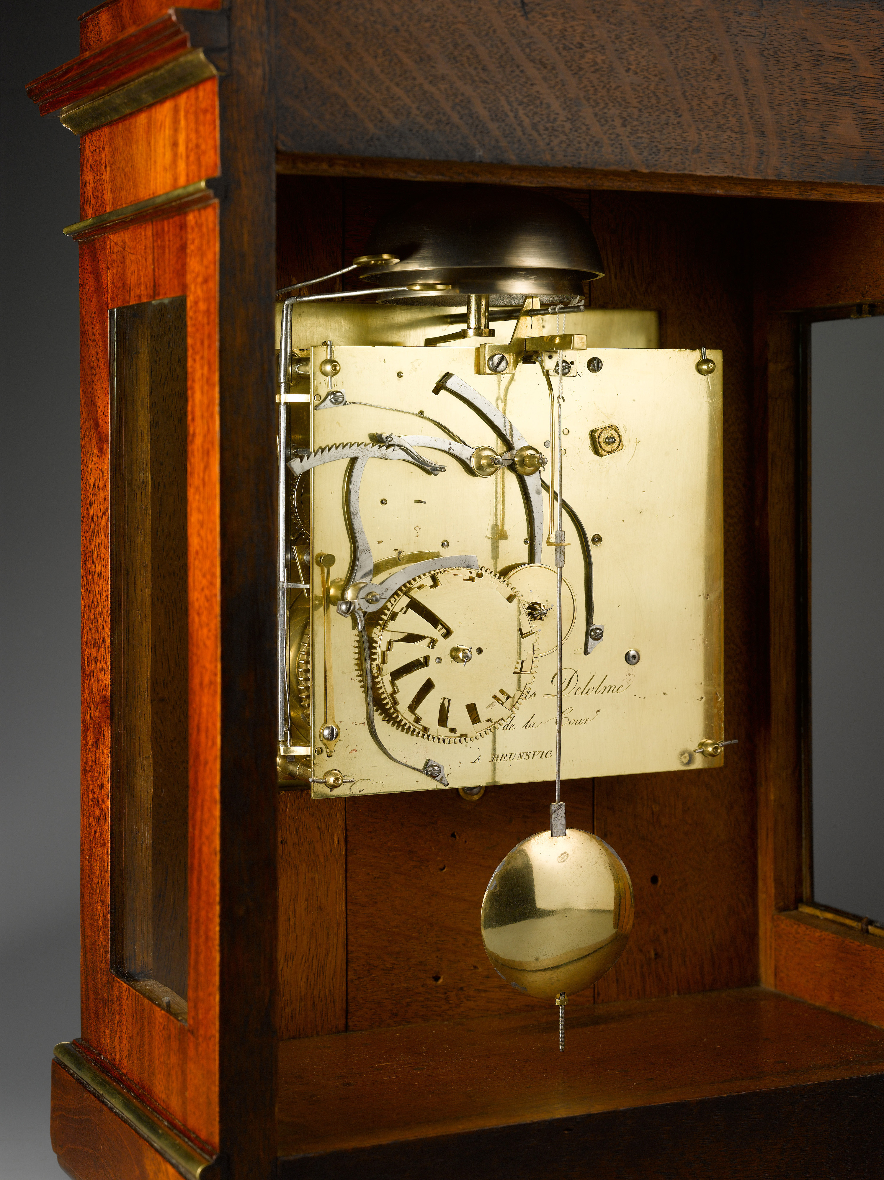 Image: Table Clock David Roentgen (Clocks, Ref. 1885)