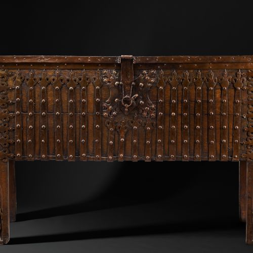 Image: Gothic Chest (Cabinet Furniture, Ref. 1995)