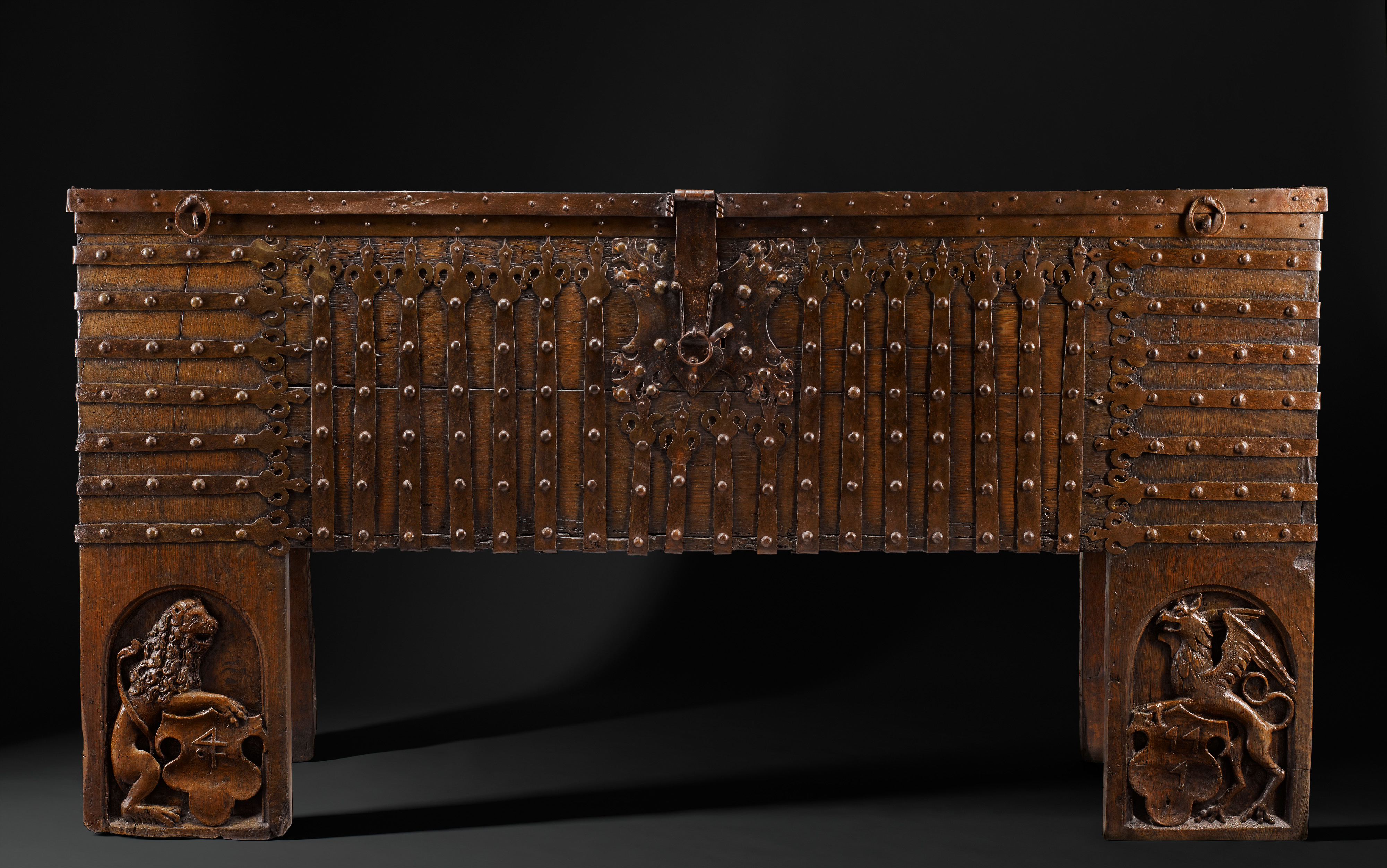 Image: Gothic Chest (Cabinet Furniture, Ref. 1995)
