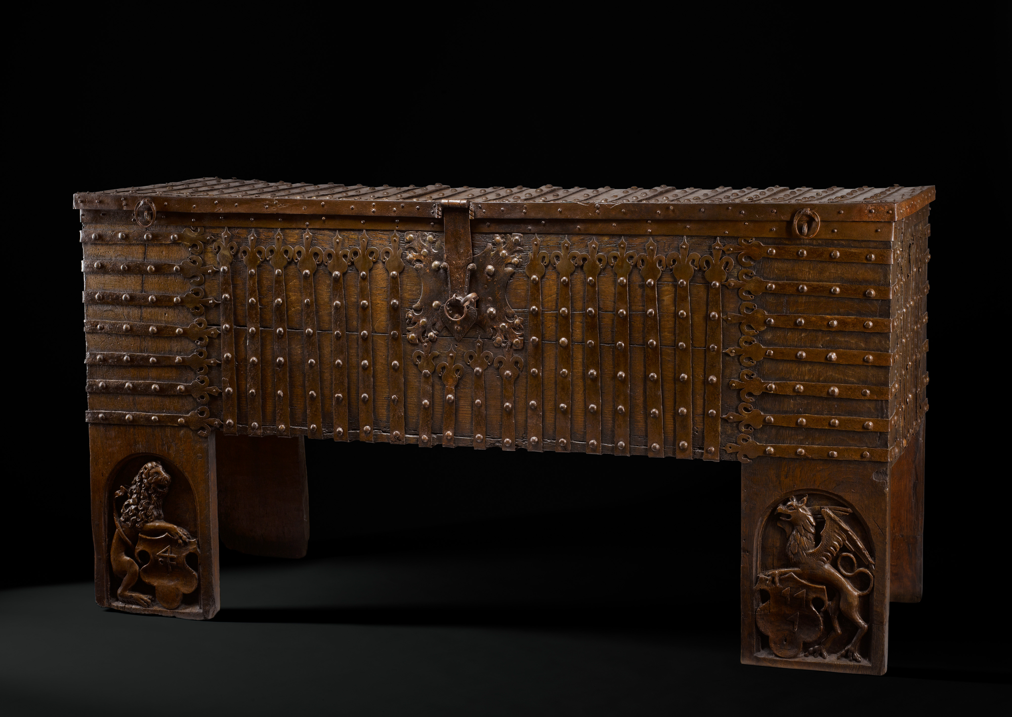Image: Gothic Chest (Cabinet Furniture, Ref. 1995)