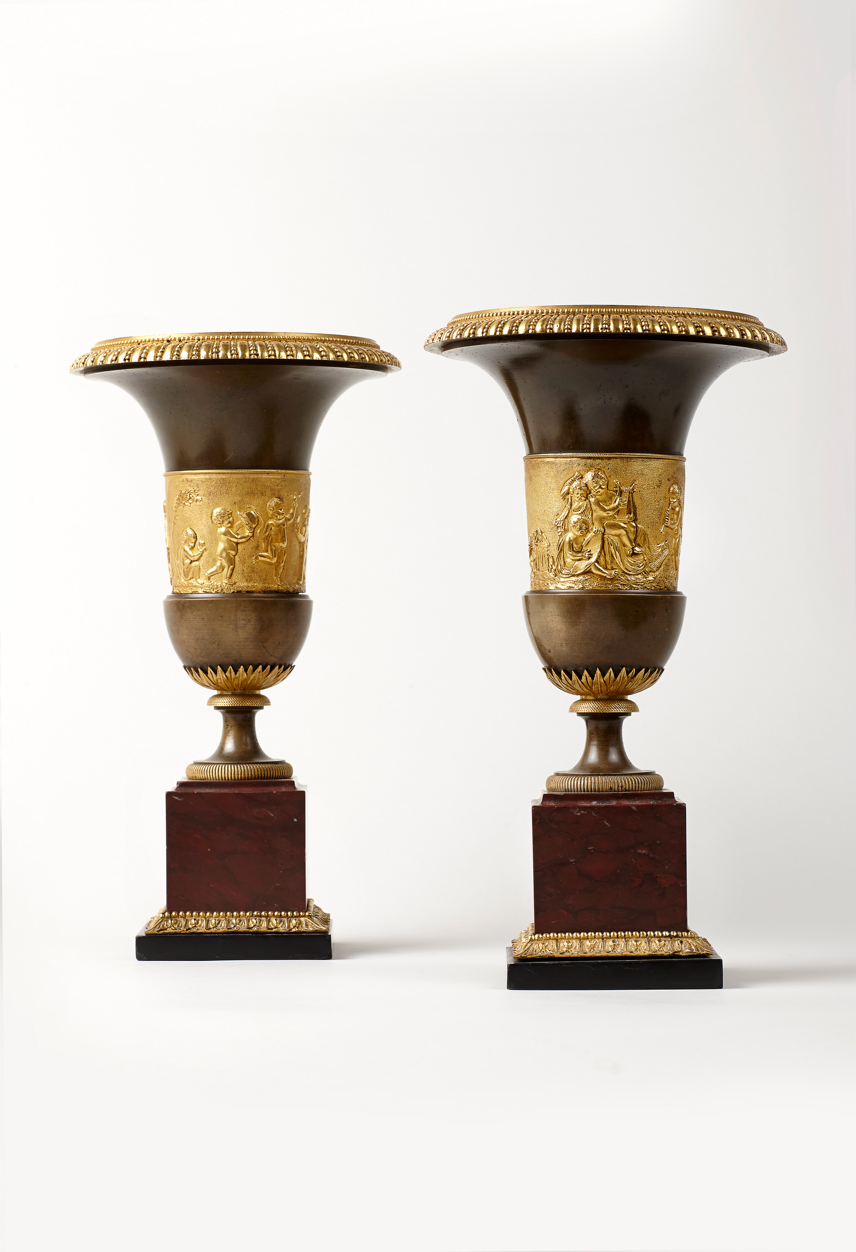 Image: Pair of Bronze Vases (Works of Art, Ref. 1999)