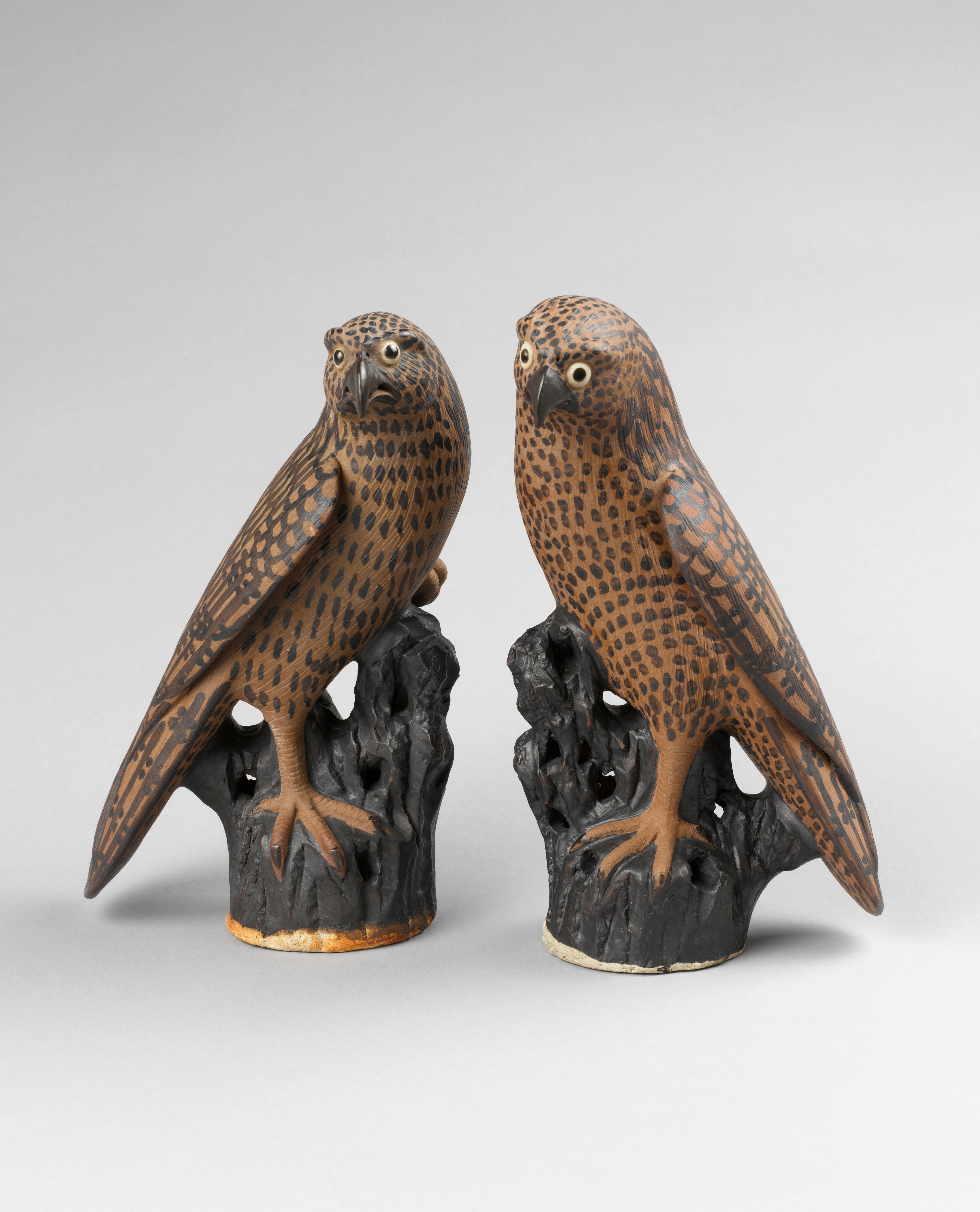 Image: A Pair of Hawks (Ceramics, Ref. 2003)