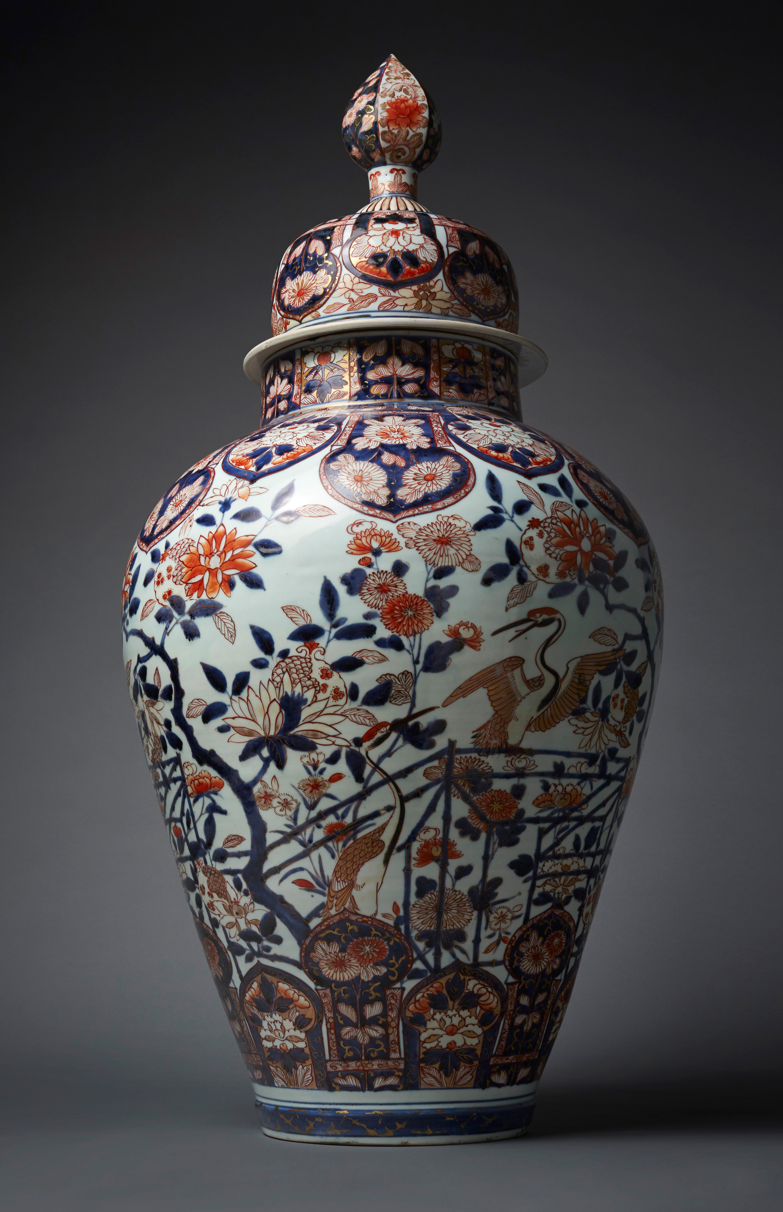Image: Monumental Imari Vase and Cover (Ceramics, Ref. 2045)