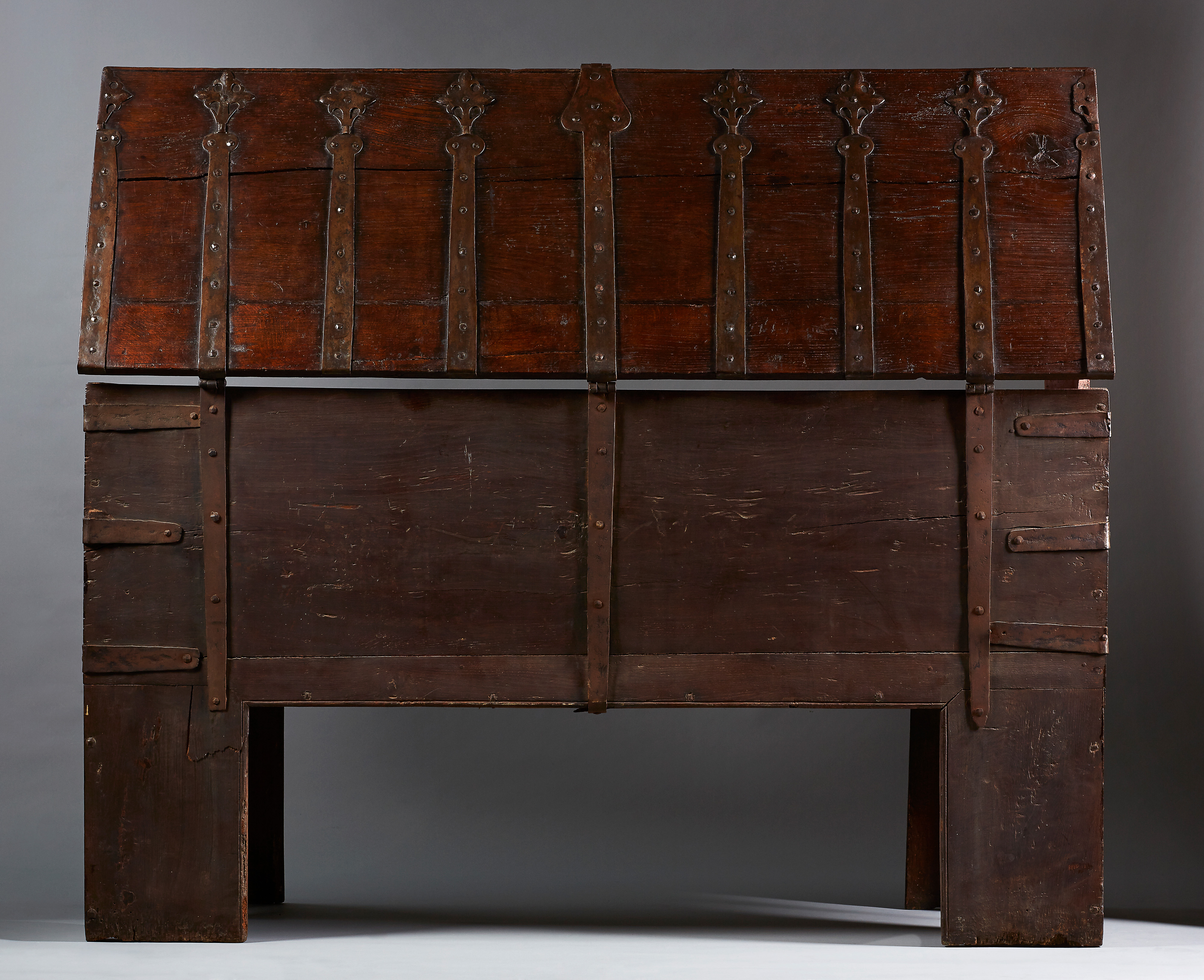 Image: Rare Westphalian Chest or ’Stollentruhe’ (Cabinet Furniture, Ref. 2058)