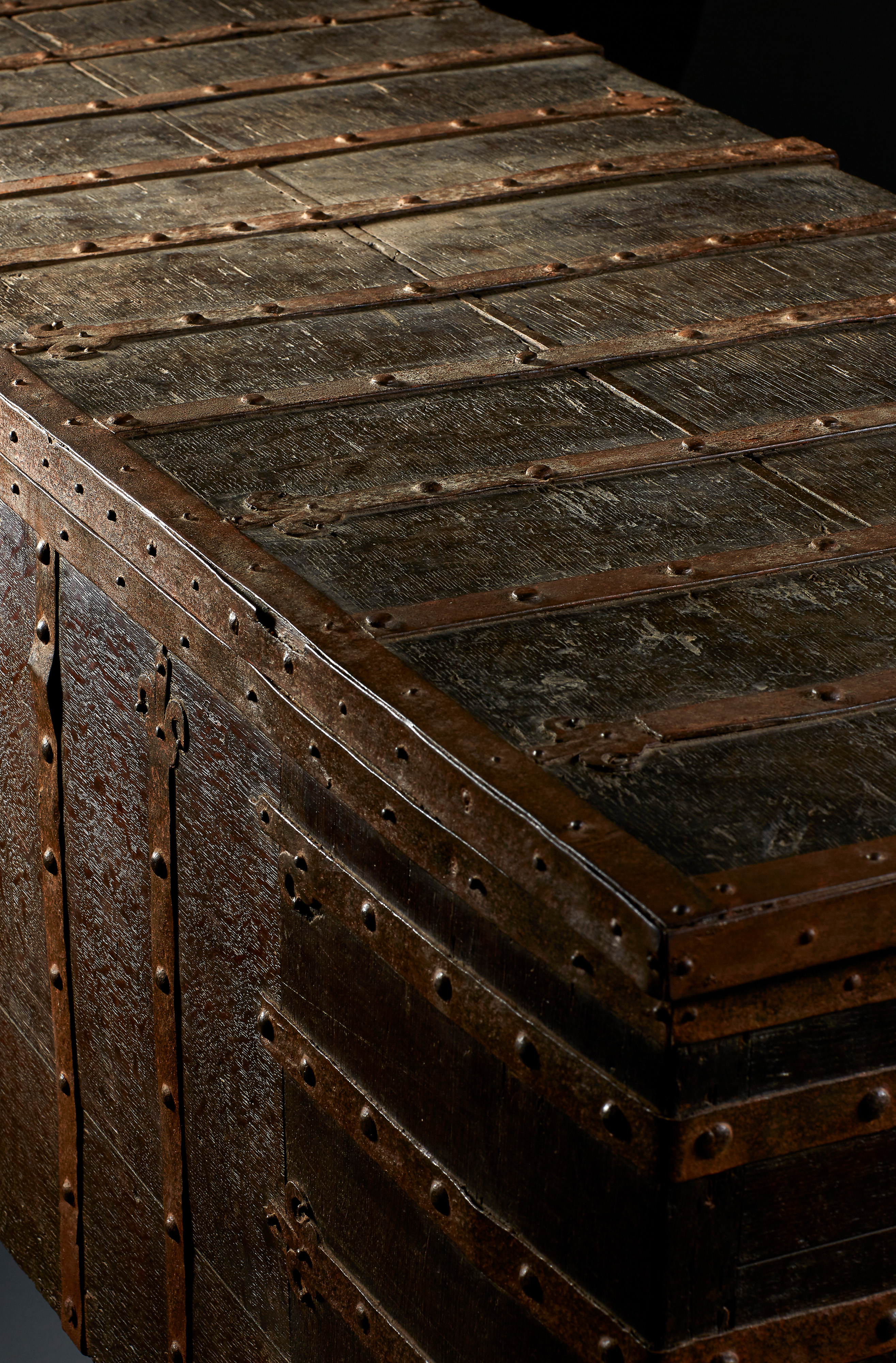 Image: Rare Gothic Chest or ’Stollentruhe’ (Cabinet Furniture, Ref. 2063)