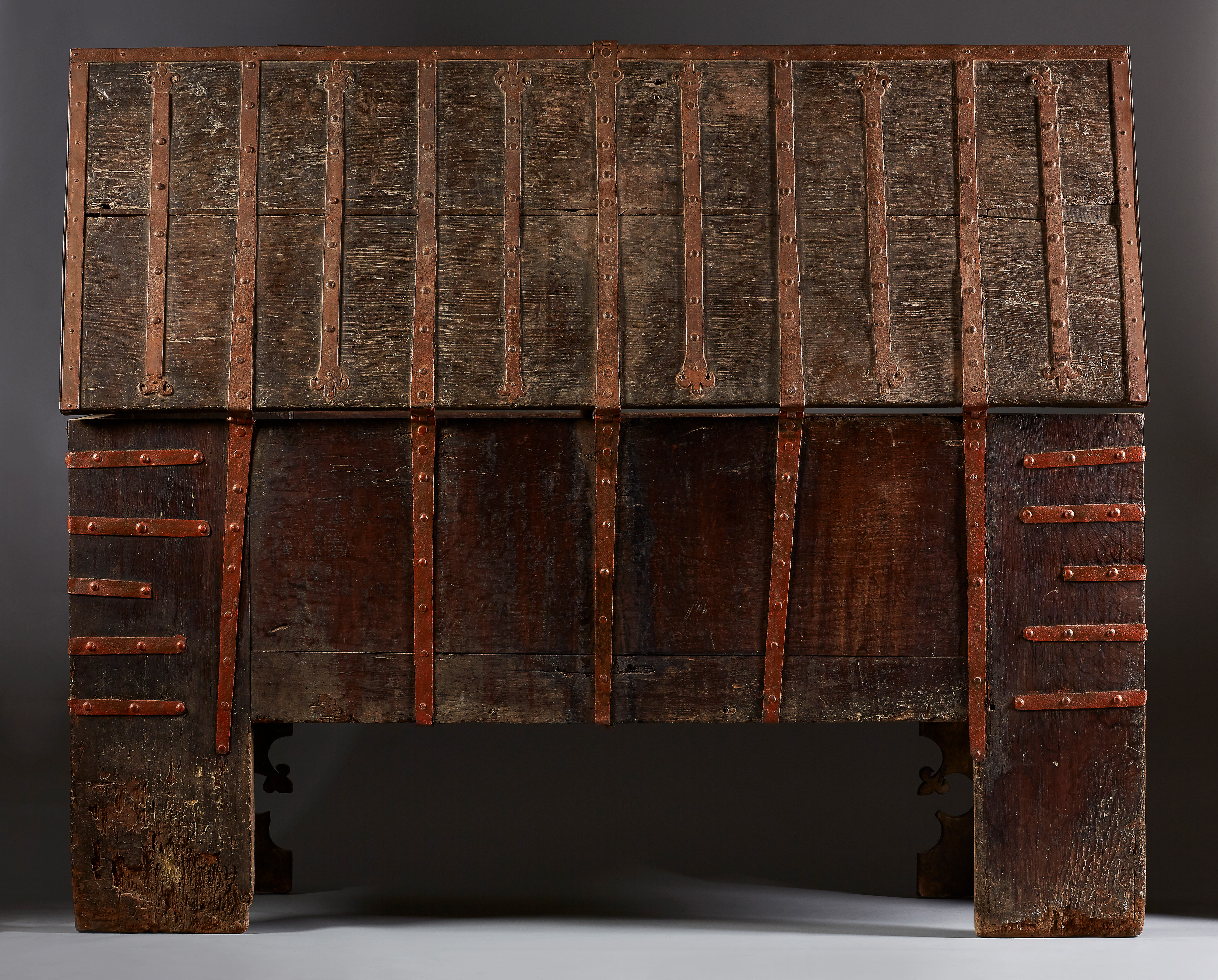 Image: Rare Gothic Chest or ’Stollentruhe’ (Cabinet Furniture, Ref. 2063)