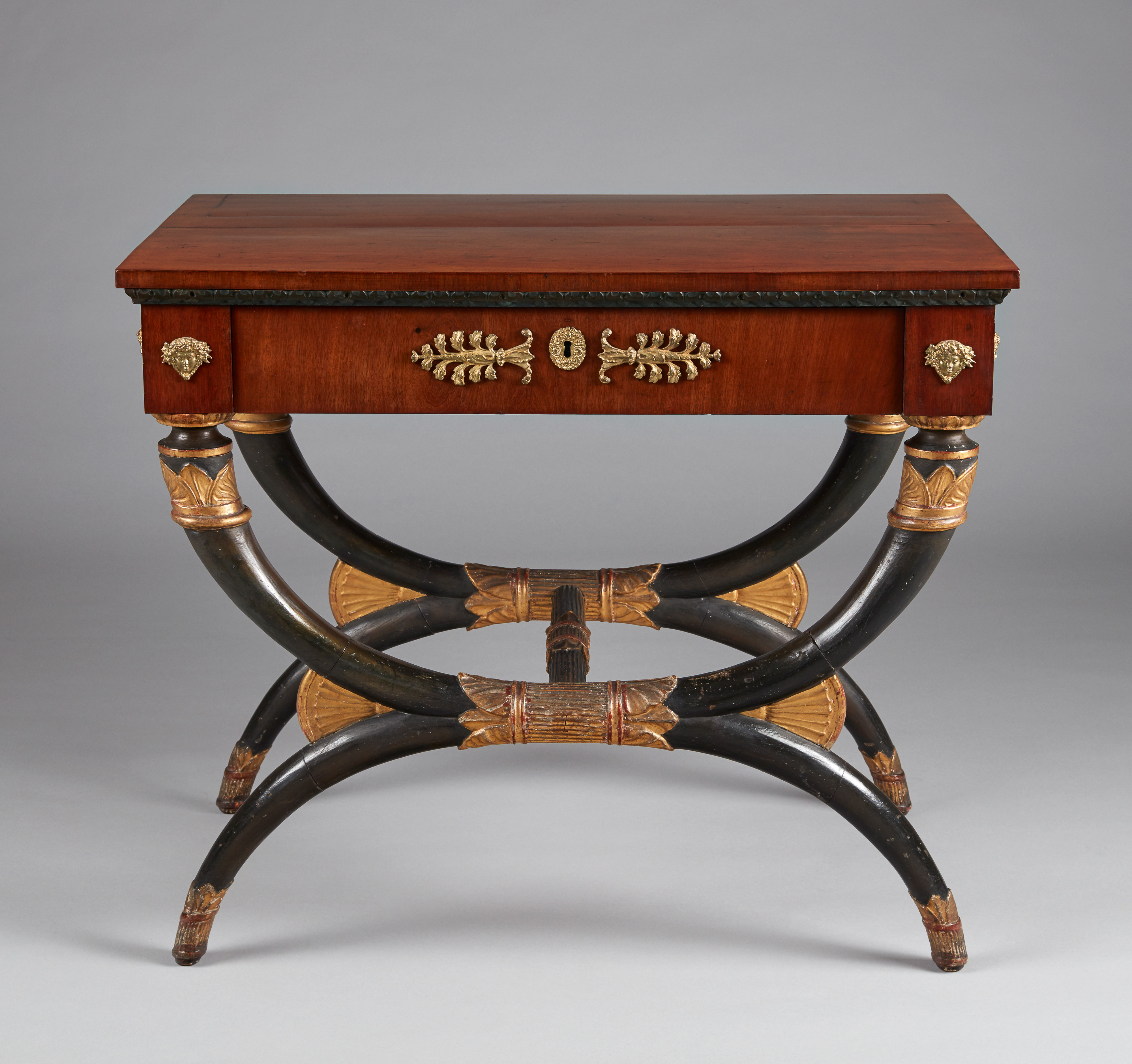 Image: Rare Empire Center or Console Table (Tables, Ref. 2117)