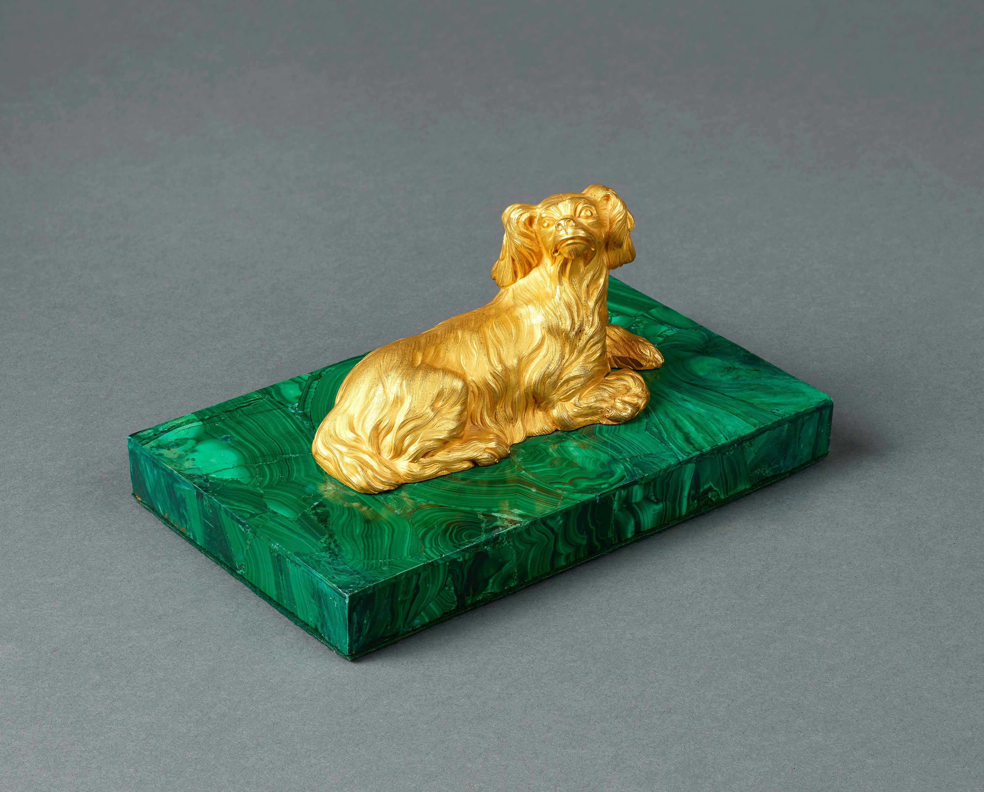Image: Malachite Paperweight with the Ormolu Figure of a Spaniel (Works of Art, Ref. 2822)