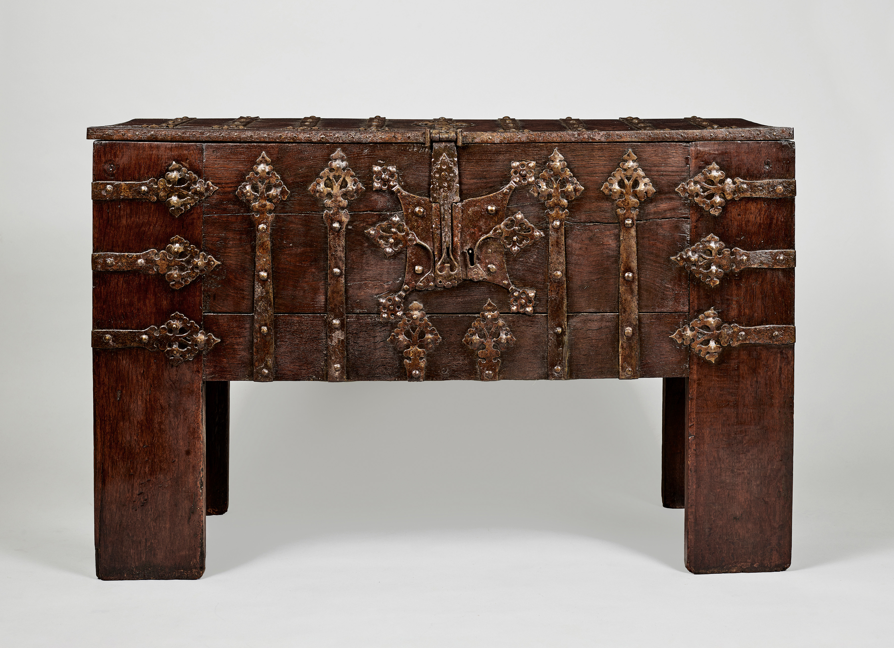 Image: Chest or Stollentruhe (Cabinet Furniture, Ref. 3292)