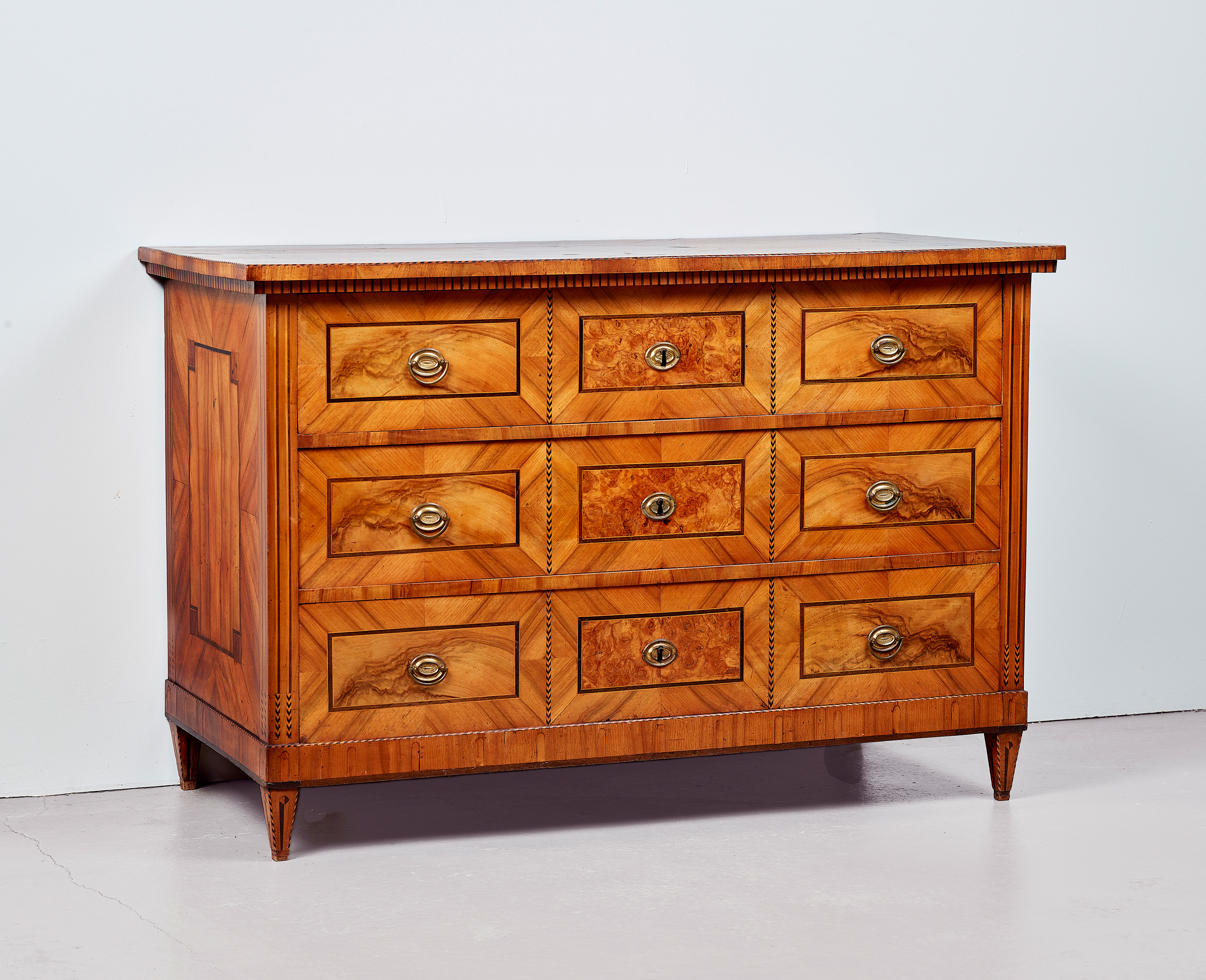 Image: Commode , Workshop of Georg Ignaz Arnd (1763 - 1827) court ébéniste in Fulda  (Cabinet Furniture, Ref. 3437)