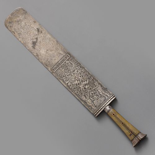 Serving knife