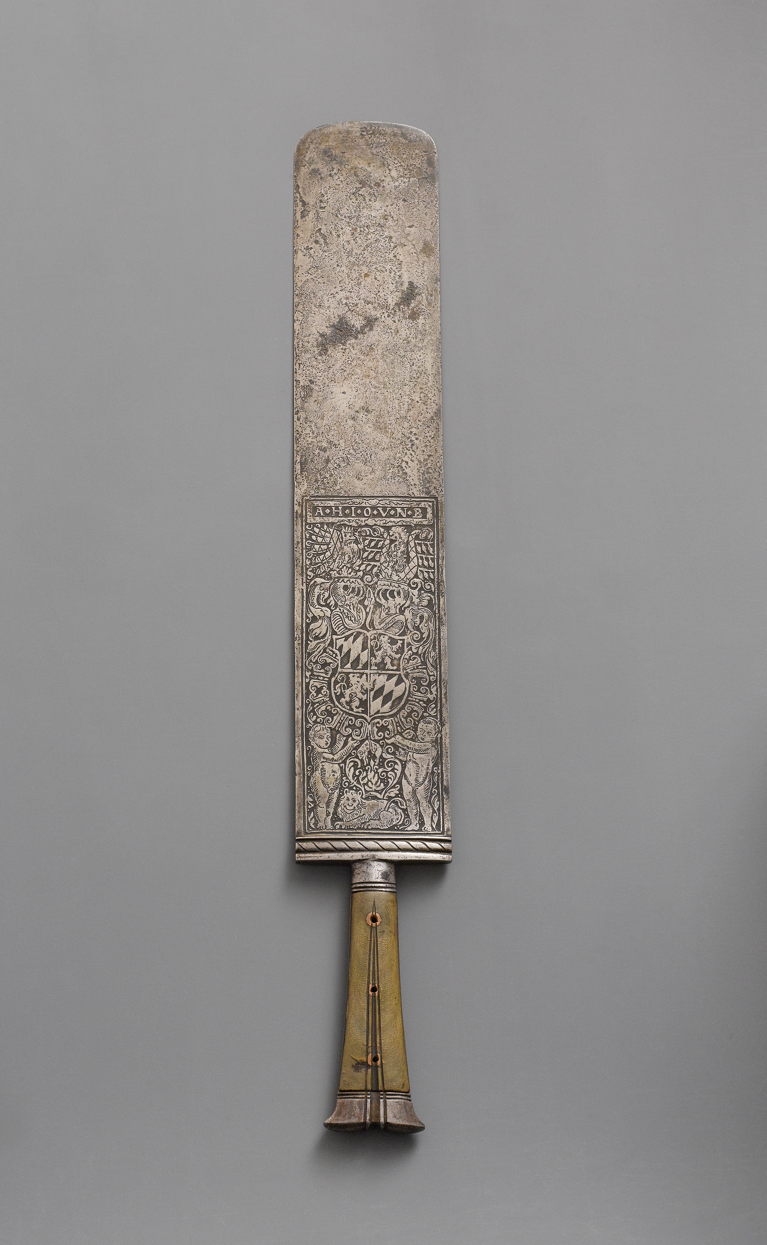 Vorderseite des Vorlegemessers von Herzog Albrecht V. von Bayern